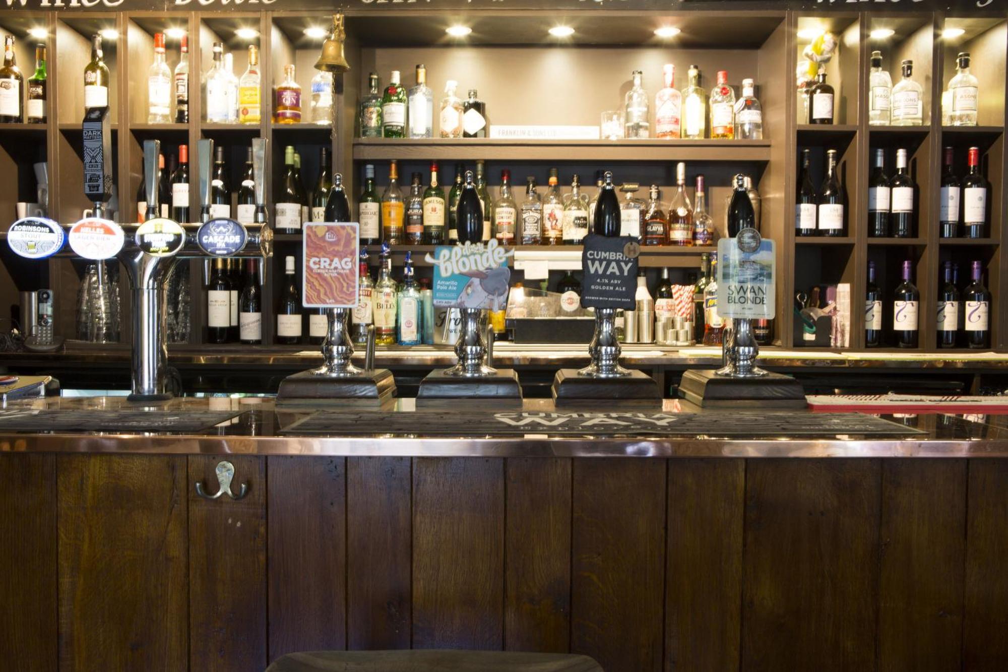 The Wheatsheaf Inn 켄달 외부 사진