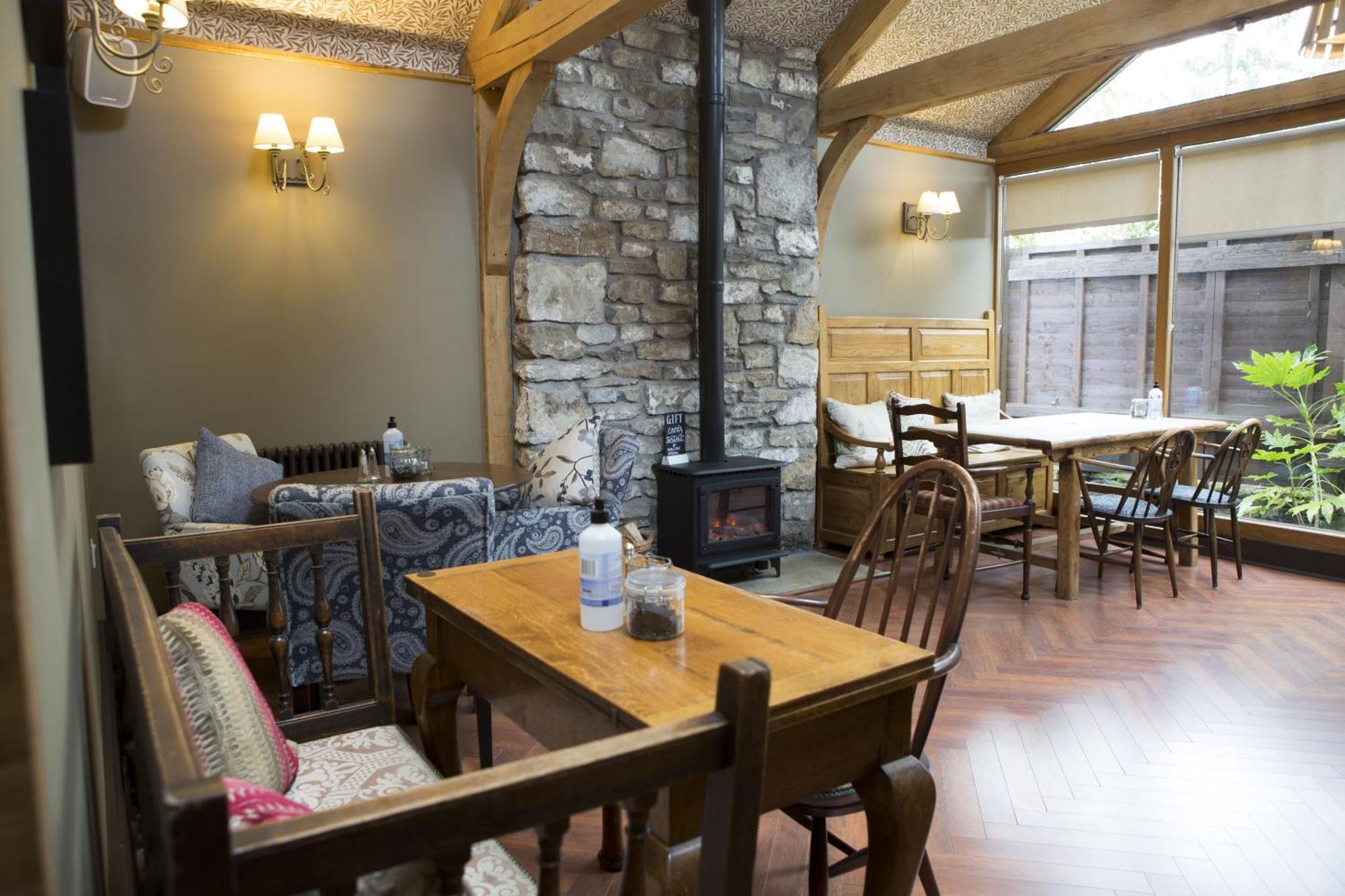 The Wheatsheaf Inn 켄달 외부 사진